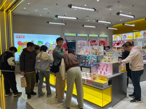 POP MARTのIP運営戦略〜POP MARTの自社IP運営システム・コラボ戦略・「IP＋（プラス）」戦略