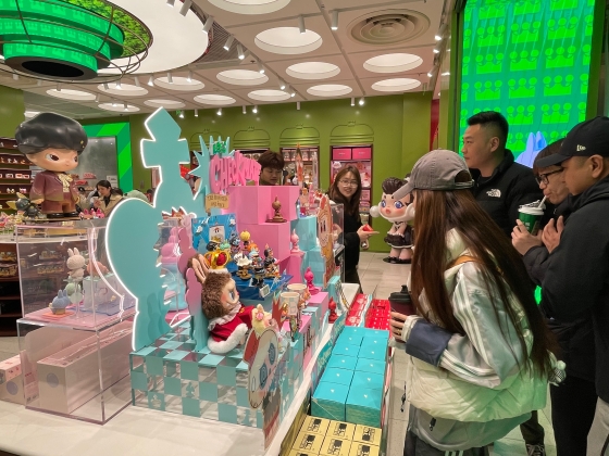 【POP MART】ブラインドボックスのメカニズム 購買欲の刺激とプレミアム効果の創出