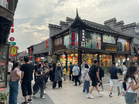 7億人の「老鉄」が支える地方のライブコマース消費 中国「下沈市場」攻略の切り札「快手」（クアイショウ）