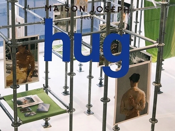 「hug」は撮影展示会を開催