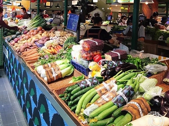 伝統的な生鮮市場での購入が中国全体では依然主流のまま（写真：上海烏中市集）