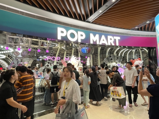 POP MART上海旗艦店は連日大盛況
